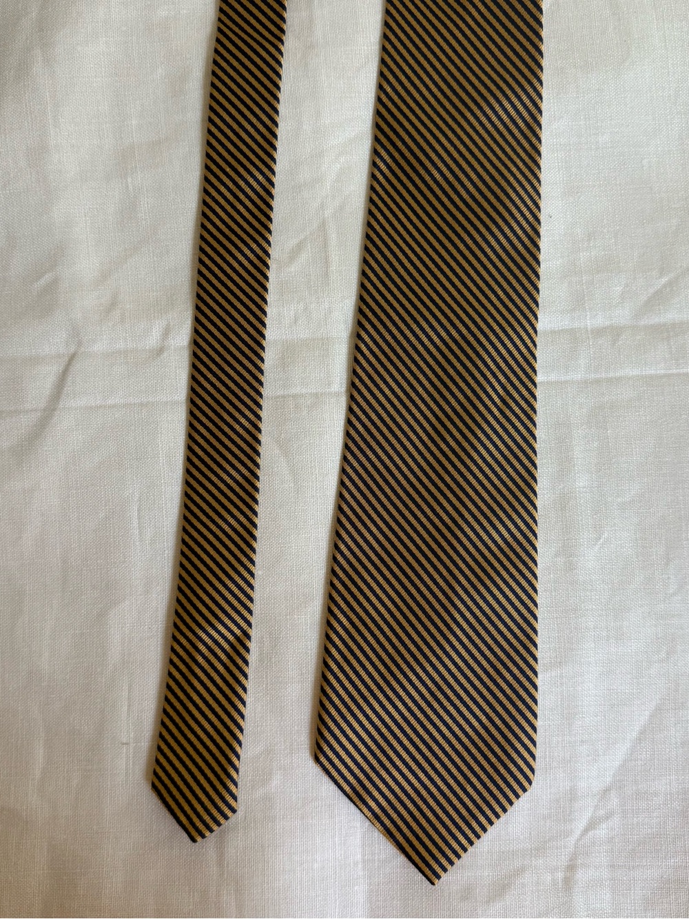 Vintage Ralph Lauren Men’s Tie 100% Silk 57.5” Blue & Gold striped